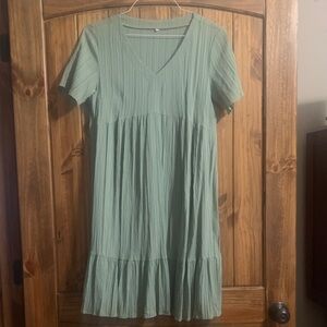 Elegant Green V-Neck Dress
